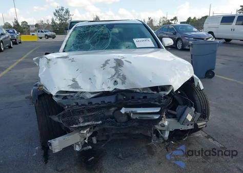 2018 Mercedes-Benz C 300 z USA, uszkodzony, nr VIN 55SWF4JB6JU274594